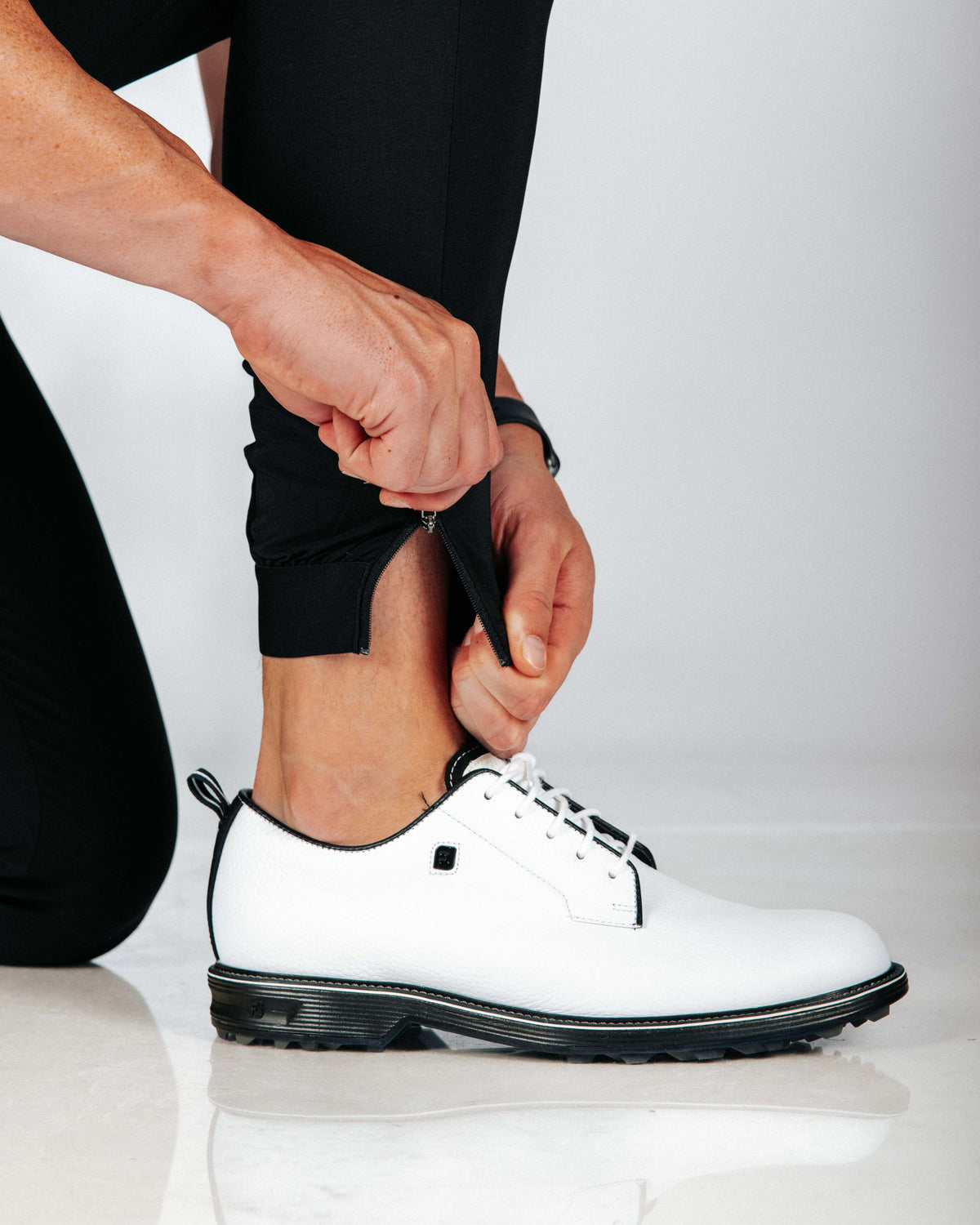 Mens black golf jogger
